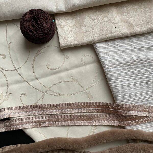 Tessuti e materiale sul beige