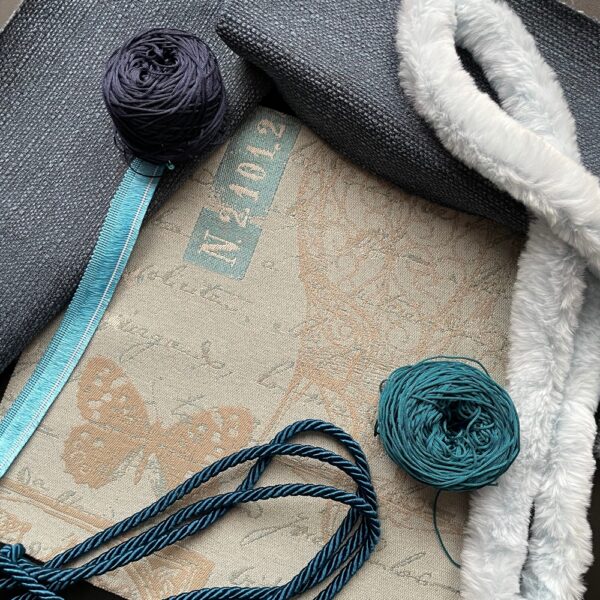 Tessuti e materiale sul blu