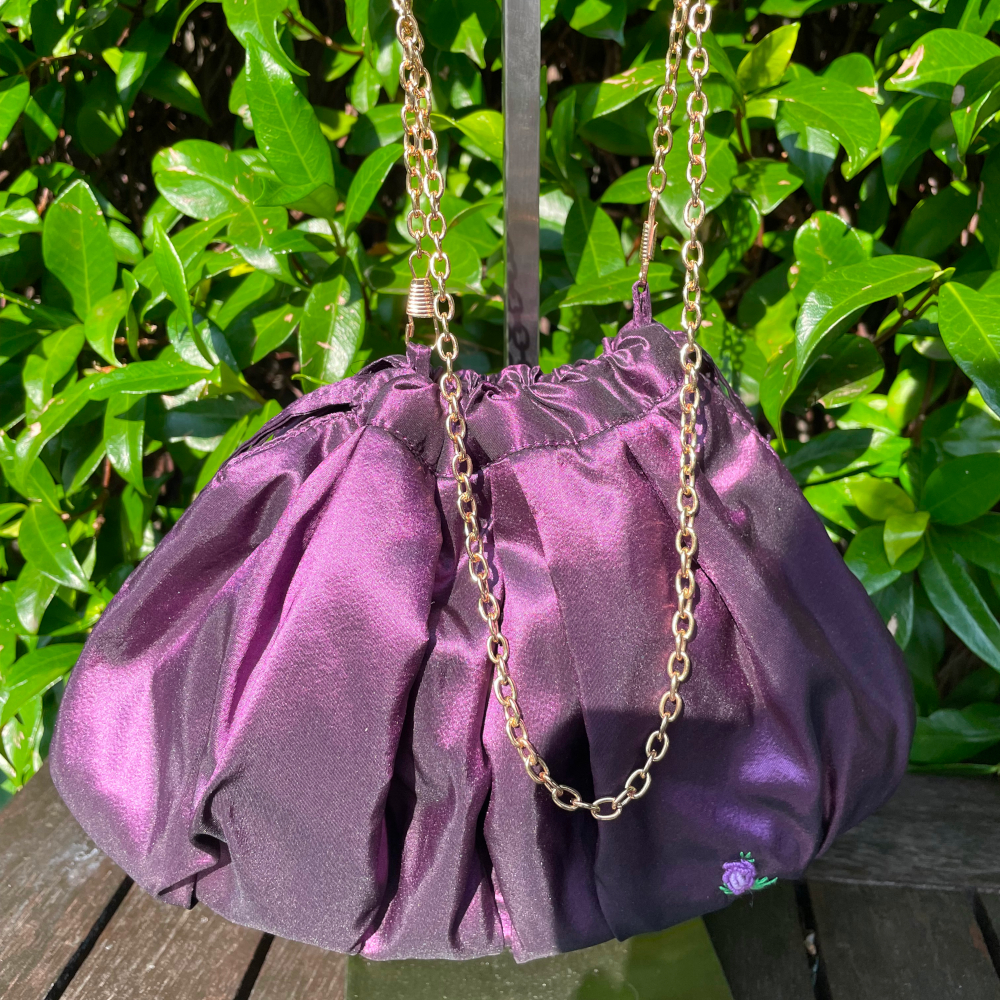 Borsa nuvola lilla in shantung di seta cangiante